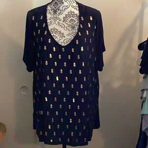 Dark blue top with gold pineapples